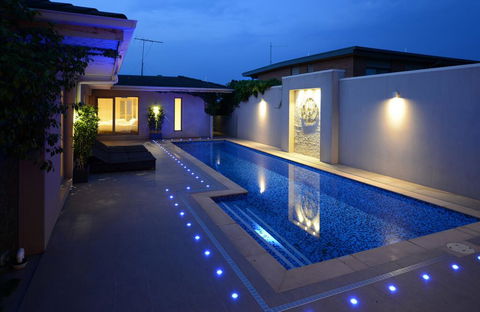 Kraimorie Large Family Beach House With Pool, Superb Water Views, Pool, And Games Room - Inverell Accommodation 0