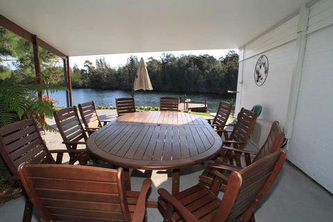 Lagoon Riverside Retreat - Inverell Accommodation 0