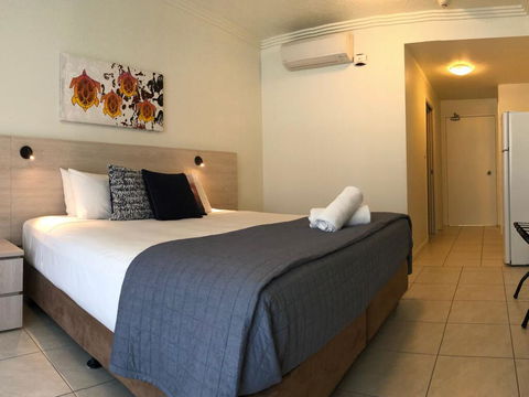 Lagoons Studio Swim Out With Heated Pool - Inverell Accommodation 2