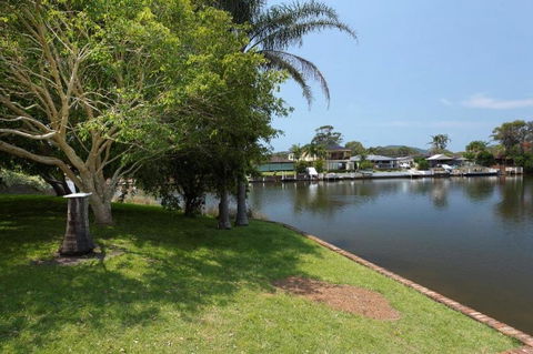 LAKE HOUSE ON ELOUERA - Inverell Accommodation 0