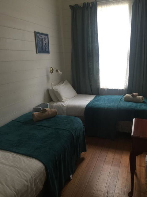 Lake Leake Inn - Inverell Accommodation 2