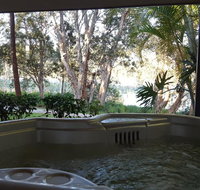 Lake Russell Lakeside Retreat - Inverell Accommodation