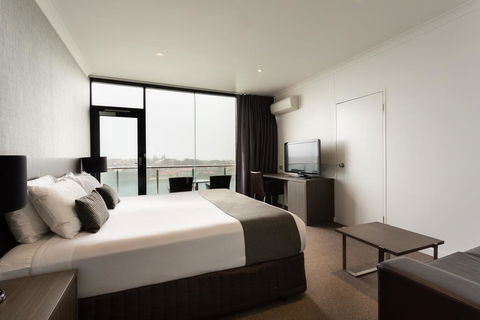 Lakes Hotel - Inverell Accommodation 3