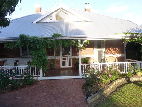 Lakeside Bed & Breakfast - Inverell Accommodation 3