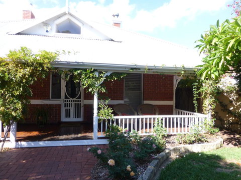 Lakeside Bed & Breakfast - Inverell Accommodation 1