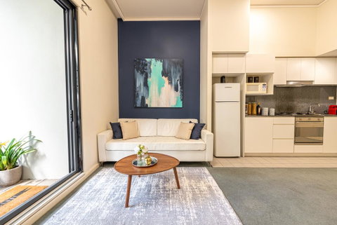 Large Apartment, 2 Parking Spots And Pool - Inverell Accommodation 1