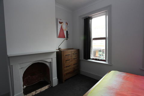 Latrobe Art Apartments - Inverell Accommodation 3