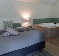 Lauristina Spa Cottage - Inverell Accommodation