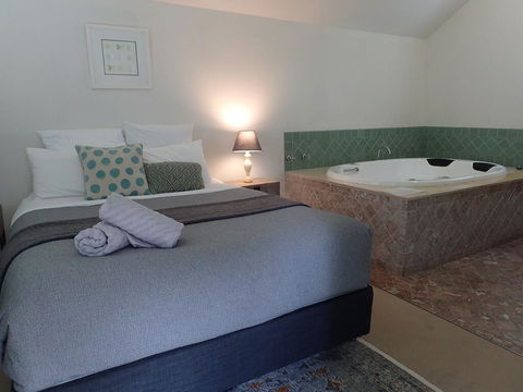 Lauristina Spa Cottage - Inverell Accommodation 0