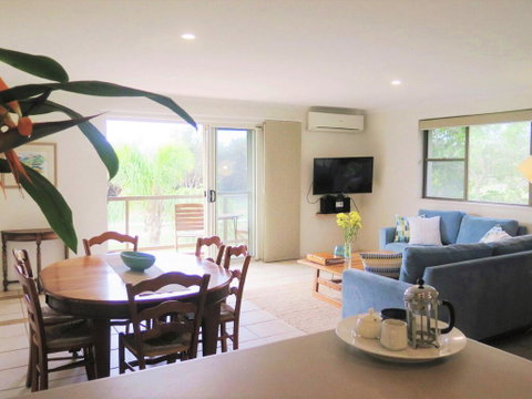 Lawson Beachfront - Inverell Accommodation 2