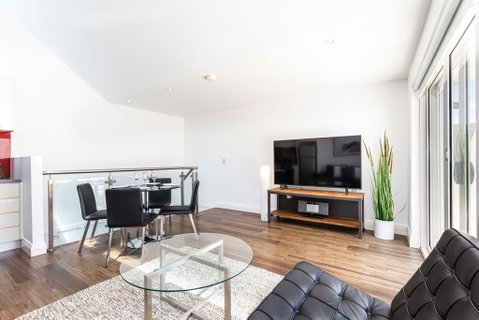 Leichhardt Self-Contained Modern One-Bedroom Apartment (9NOR) - Inverell Accommodation 1
