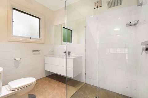 Lighthouse Cottage - Inverell Accommodation 1