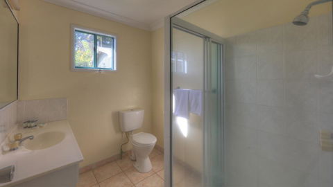 Lucinda Fishing Lodge - Inverell Accommodation 3
