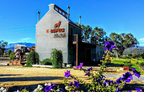 Lupos Loft - Inverell Accommodation 1