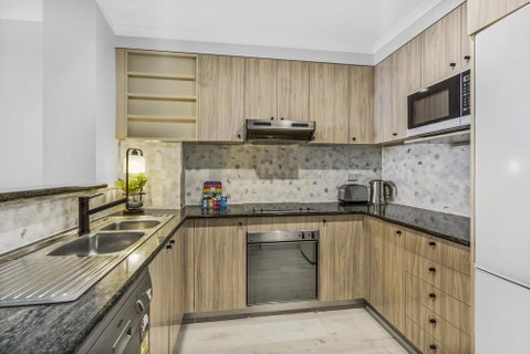 Luxurious Harbour View Apartment Steps From City - Inverell Accommodation 2