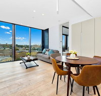 Luxury and Right next to the Central station  Shopping Center - Inverell Accommodation