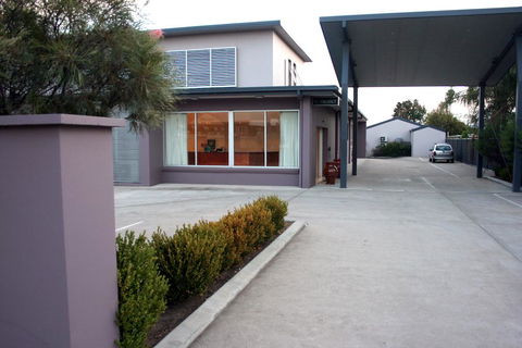Mackellar Motel - Inverell Accommodation 0