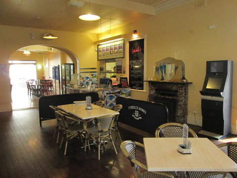 Maclean Hotel - Inverell Accommodation 2