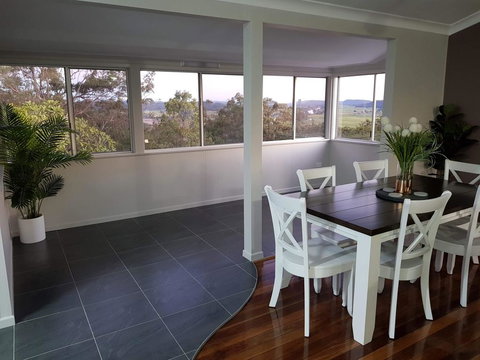 Maclean Magic - Inverell Accommodation 2