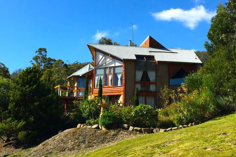 MAGICAL MOUNTAIN RETREAT - 20 Mins To CBD And Only 10 To MONA! - Inverell Accommodation 3