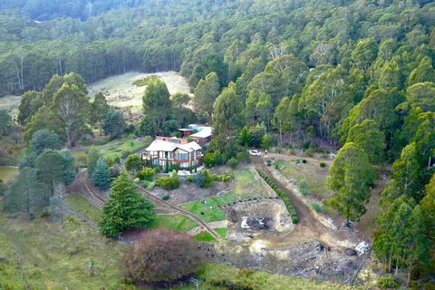 MAGICAL MOUNTAIN RETREAT - 20 Mins To CBD And Only 10 To MONA! - Inverell Accommodation 1
