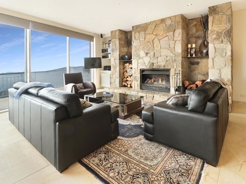 MarkII 4 West - Inverell Accommodation 1