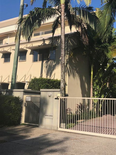 Marnier's Reach Apartment #3 - Inverell Accommodation 3