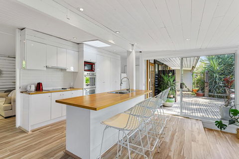 MARTHA COTTAGE - MT MARTHA - Inverell Accommodation 2