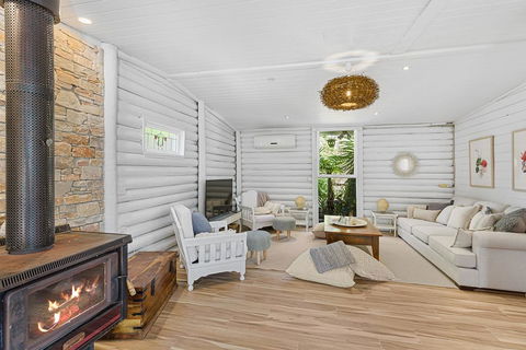 MARTHA COTTAGE - MT MARTHA - Inverell Accommodation 0