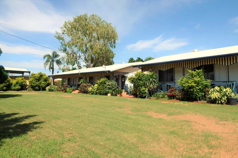 Matildas End Holiday Units - Inverell Accommodation 0