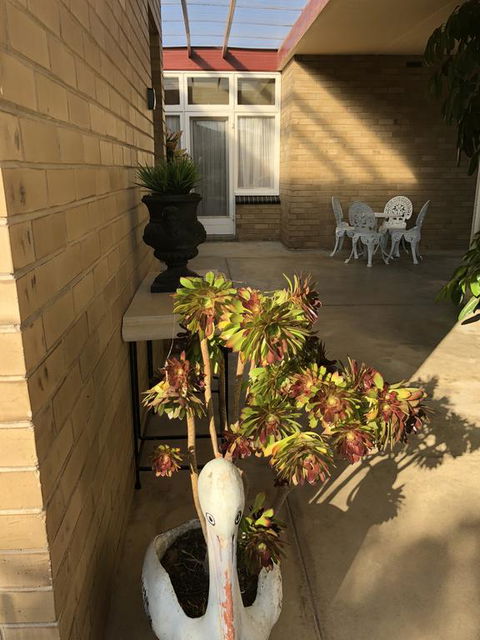 Maudie Bells - Inverell Accommodation 2