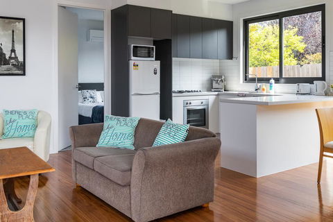 McKenna By Lily Sands - Inverell Accommodation 0