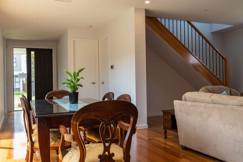 McKenna By Lily Sands - Inverell Accommodation 1