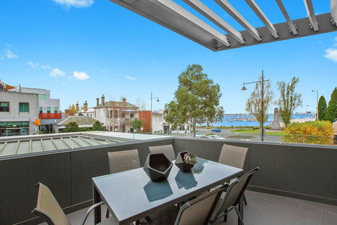 Melbourne Holiday Apartments Williamstown - Inverell Accommodation 2