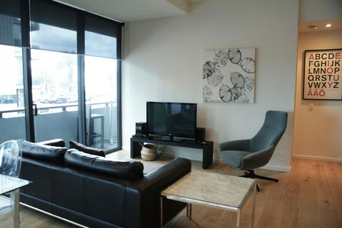 Melbourne Seaviews, Pool & Tennis - Inverell Accommodation 1