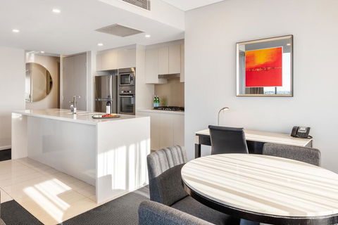 Meriton Suites Zetland - Inverell Accommodation 3
