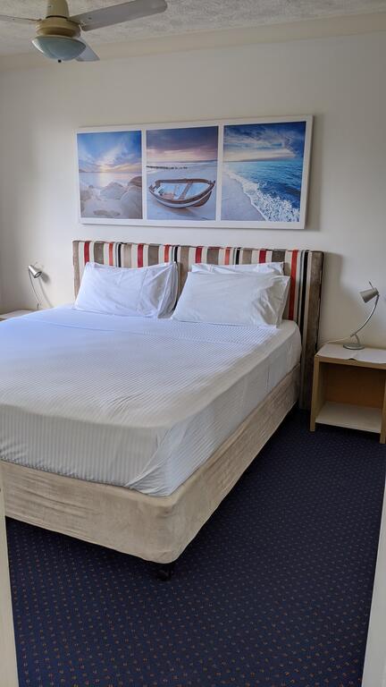 Mermaid Beach Apartment - Inverell Accommodation 0