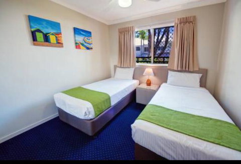 Mermaid Beach Apartment - Inverell Accommodation 2