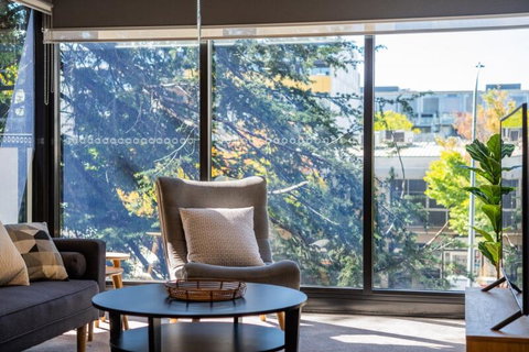 Midnight Apartments Accommodate Canberra - Inverell Accommodation 0