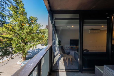 Midnight Apartments Accommodate Canberra - Inverell Accommodation 1