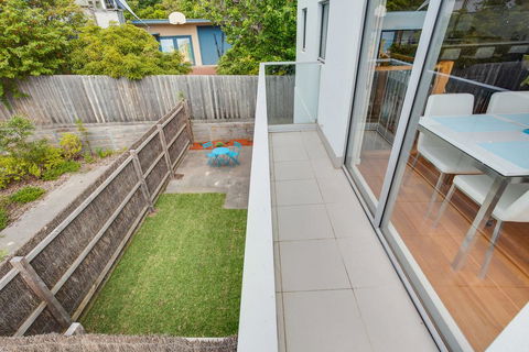 Modern McCrae Beauty - Inverell Accommodation 1