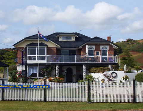 Moonlight Bay B&B Guest House - Inverell Accommodation 1