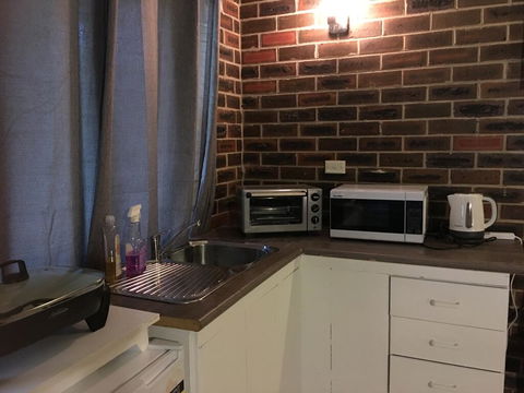 Motel Studio Room - Inverell Accommodation 3