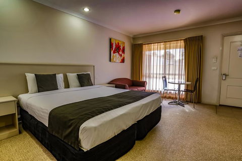 Murray Waters Motor Inn & Apartments - Inverell Accommodation 3