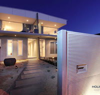 Nautilus Villa Luxury Retreat modern large double beachfront townhouse water views - Inverell Accommodation