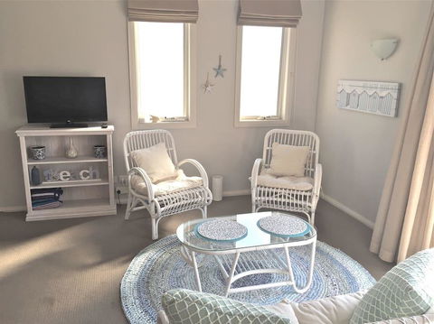 Fremantle Local Beach Studio - Inverell Accommodation 6