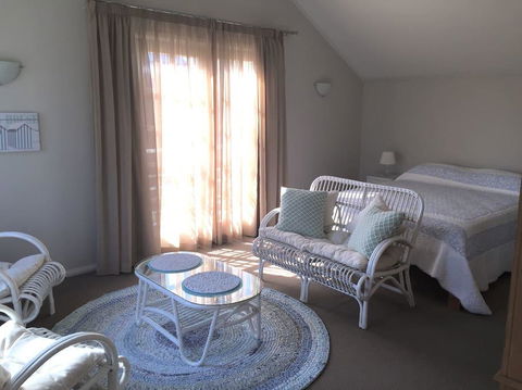 Fremantle Local Beach Studio - Inverell Accommodation 25
