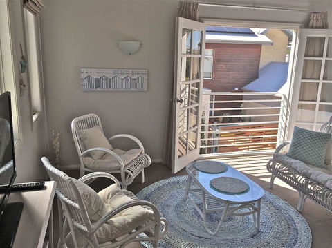 Fremantle Local Beach Studio - Inverell Accommodation 0