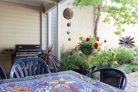 Fremantle Local Beach Studio - Inverell Accommodation 9