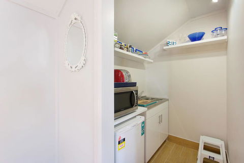 Fremantle Local Beach Studio - Inverell Accommodation 18